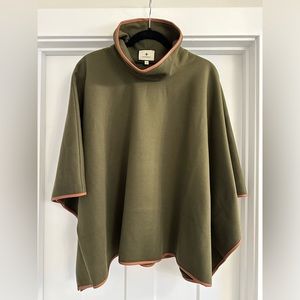 NWOT TUCKERNUCK Shawl green w/ leather piping